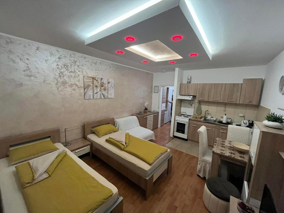 Apartman Bondi 2 คลาโดโว ภายนอก รูปภาพ