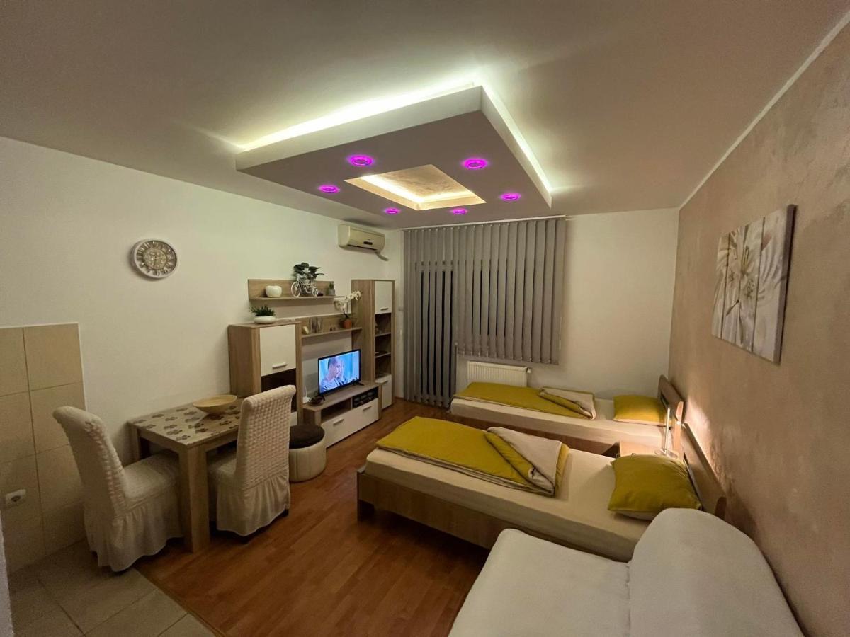 Apartman Bondi 2 คลาโดโว ภายนอก รูปภาพ