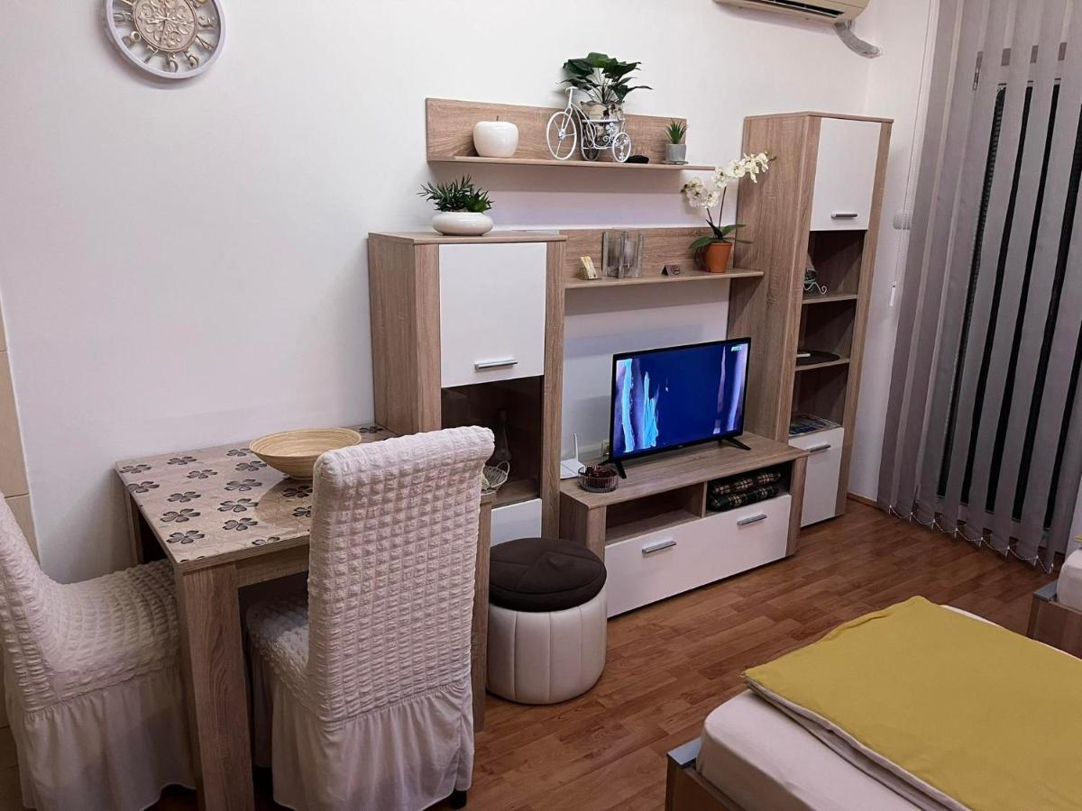 Apartman Bondi 2 คลาโดโว ภายนอก รูปภาพ
