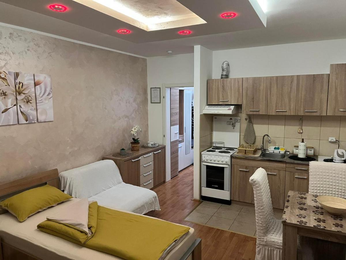 Apartman Bondi 2 คลาโดโว ภายนอก รูปภาพ